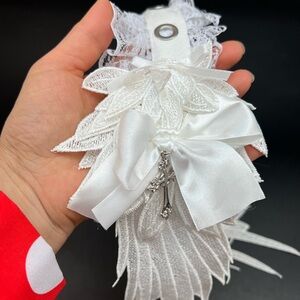 White Lace Hair Accessory with Bow